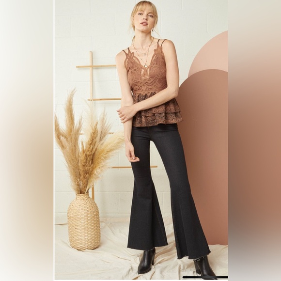 NWT Entro Leopard Print Lace Low-Cut Top, featuring tiered peplum detail. - Picture 4 of 5